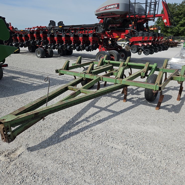 JOHN DEERE 1600