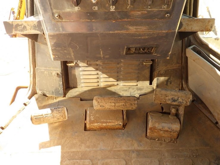 2004-komatsu-d275ax-5-image-55