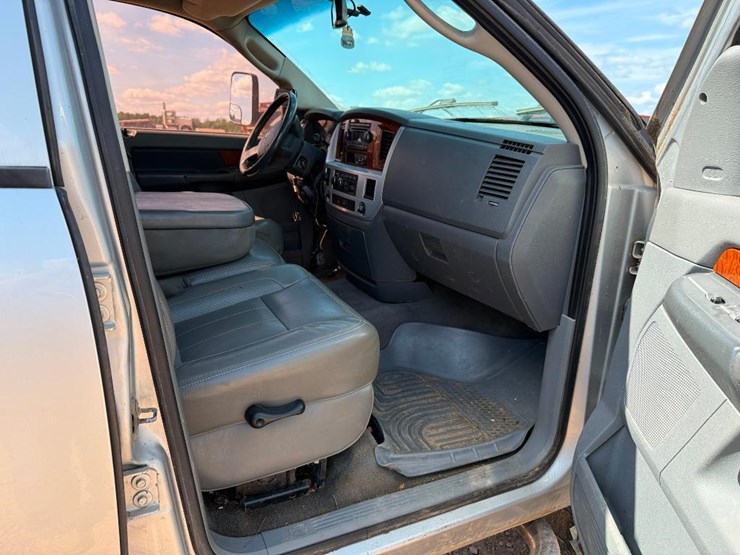 2007-dodge-ram-3500-image-30
