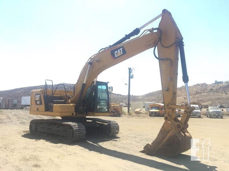 2019-caterpillar-320-image-2