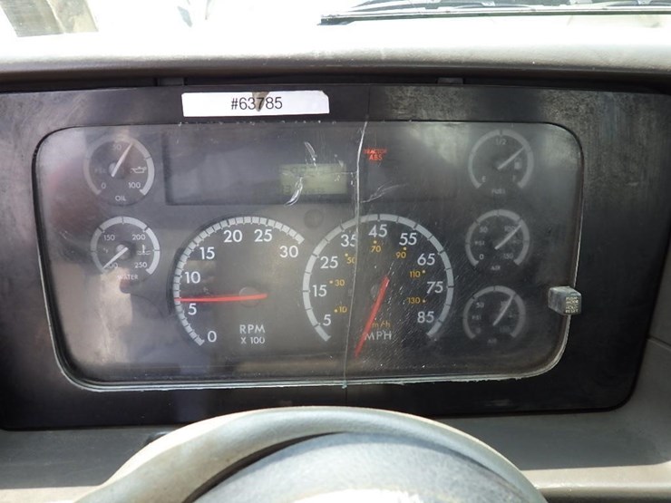 2005-sterling-lt8500-image-42