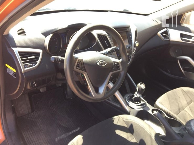 2016-hyundai-veloster-image-7