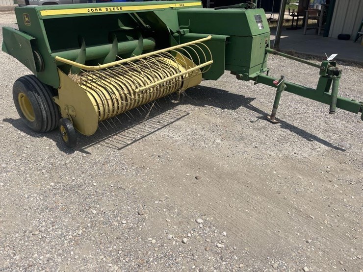 john-deere-346-image-2