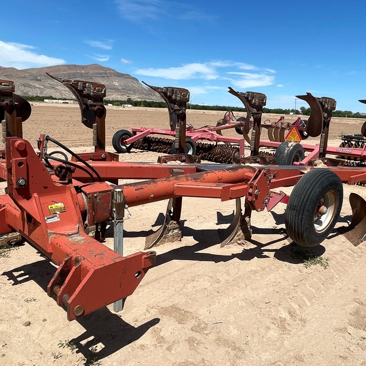 #9034 • Case IH 6-Bottom Roll-Over Plow