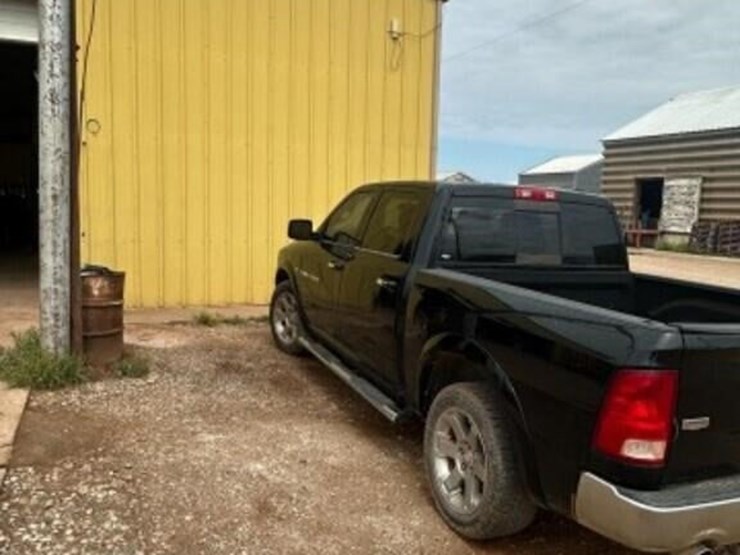 2012-dodge-1500-image-2