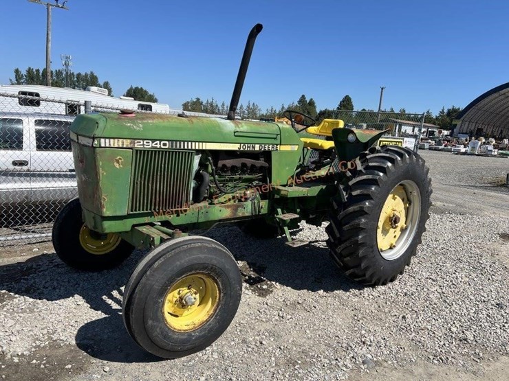 john-deere-2940-image-2