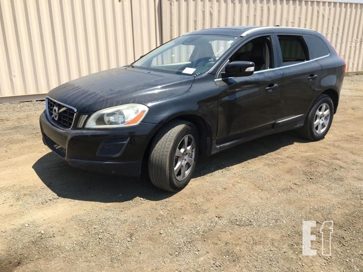 2012-volvo-xc60-image-1