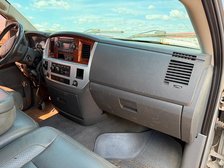 2007-dodge-ram-3500-image-32