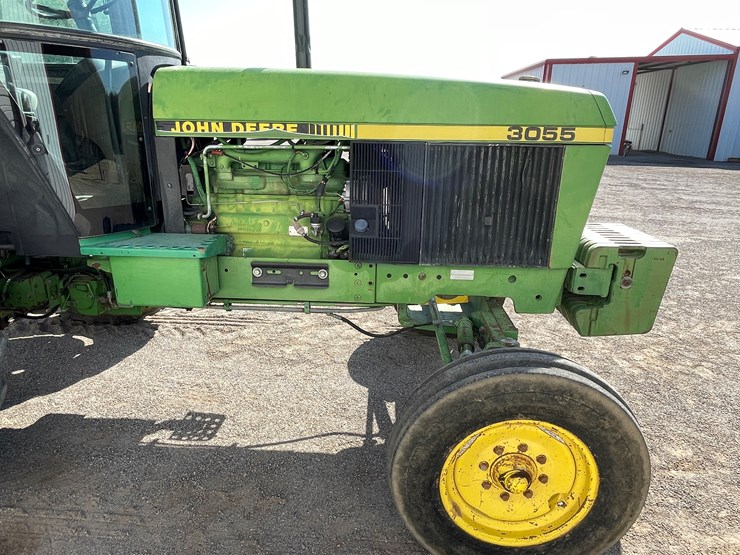 john-deere-3055-image-65
