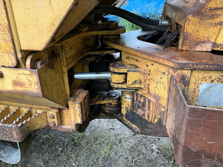 caterpillar-515-image-40