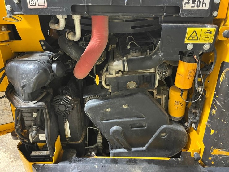 2020-jcb-270t-image-16
