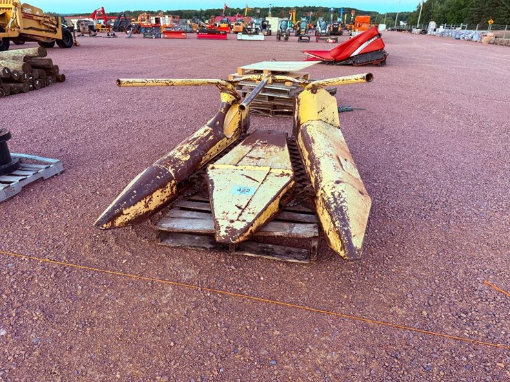 new-holland-822-image-1