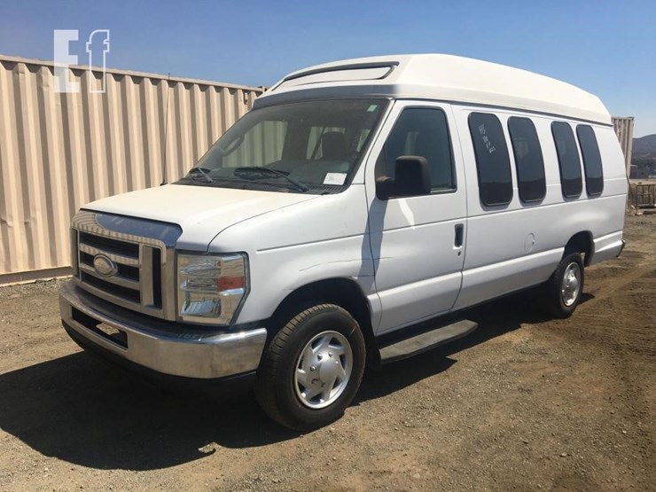 2014-ford-e150-image-1