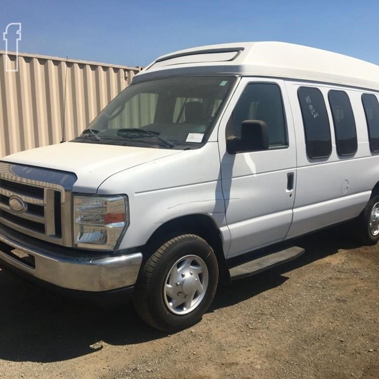 2014 FORD E150
