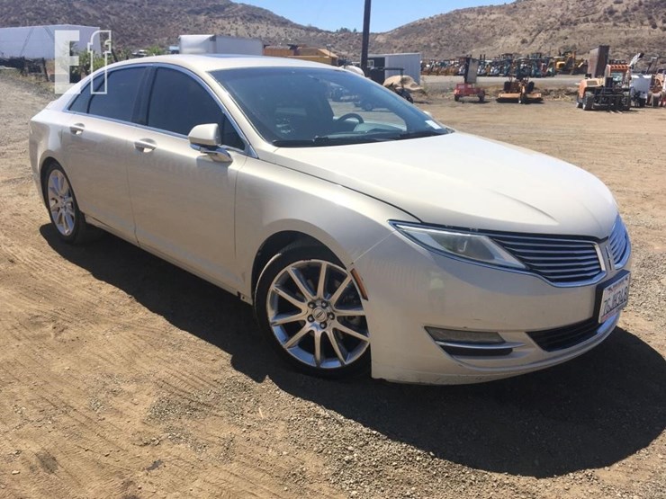 2014-lincoln-mkz-image-2