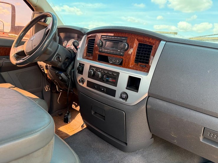 2007-dodge-ram-3500-image-33