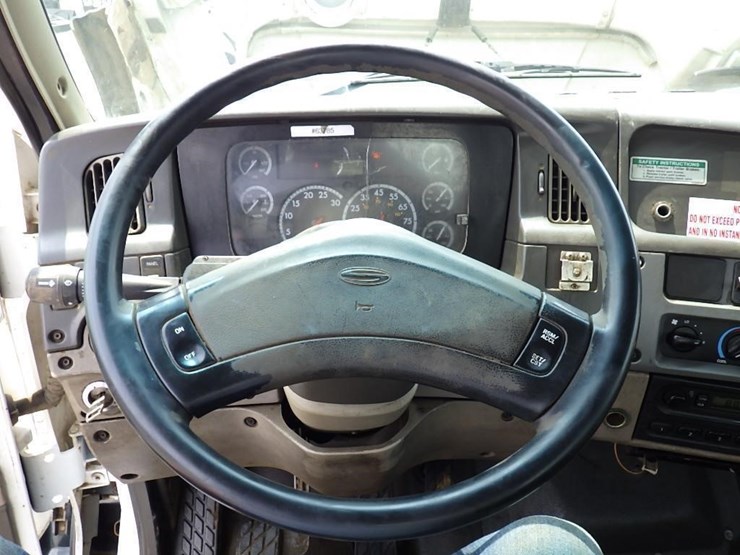 2005-sterling-lt8500-image-40
