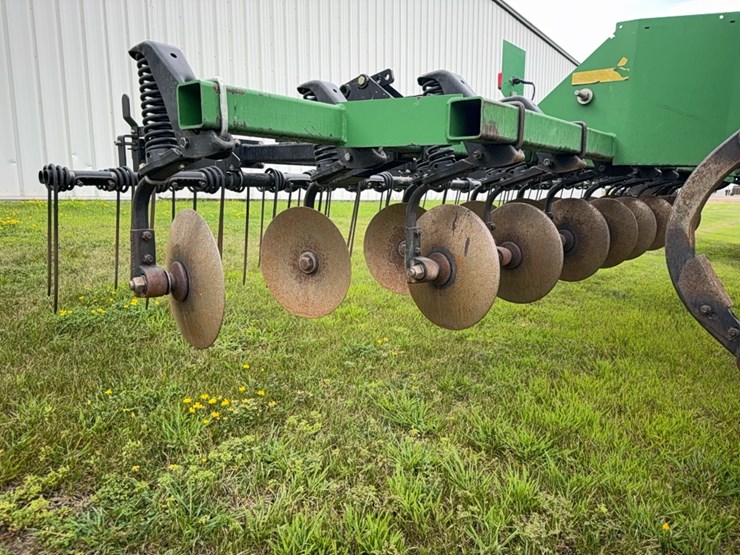 john-deere-2700-image-8