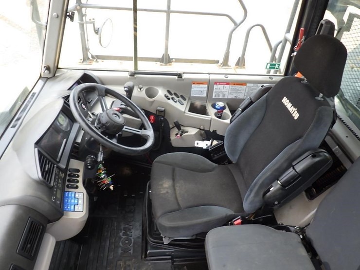 2016-komatsu-hm400-5-image-35