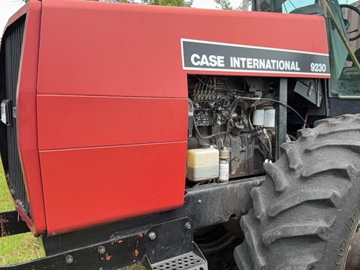 case-international-9230-4wd-tractor-image-3