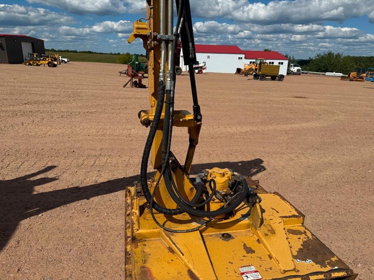 2017-john-deere-6120e-image-31