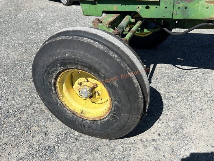 john-deere-2940-image-9