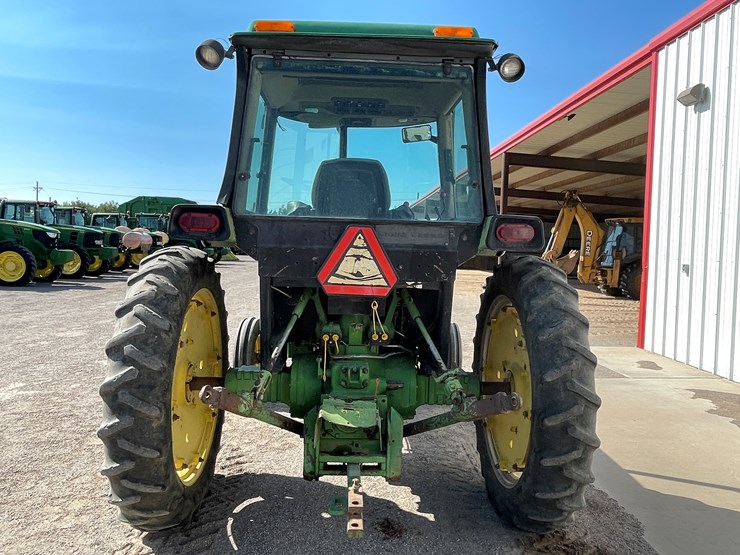 john-deere-3055-image-53