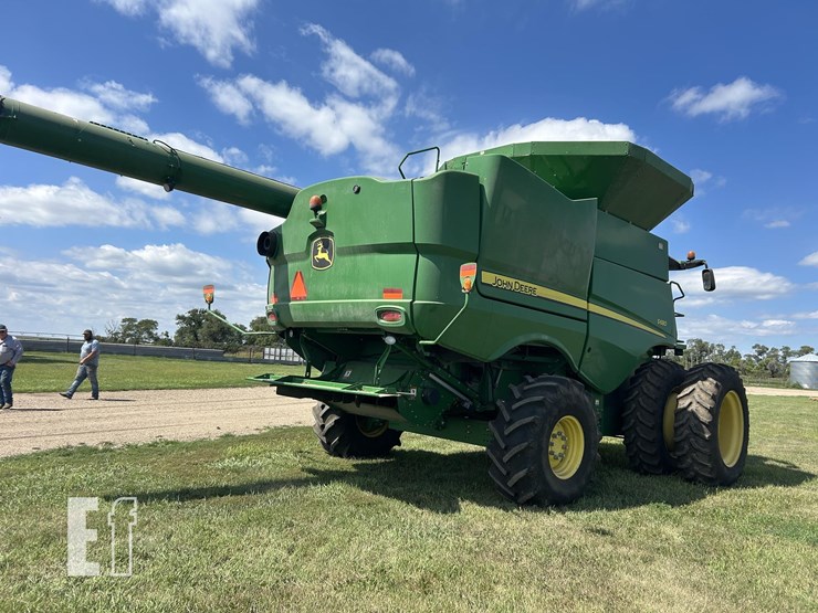 2015-john-deere-s680-image-5