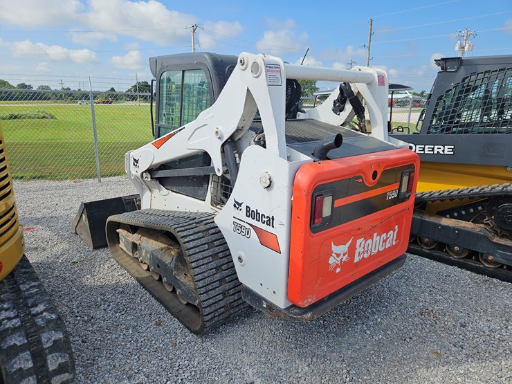 2020-bobcat-t590-image-17