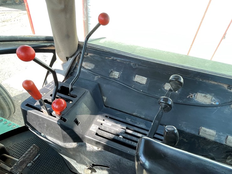 john-deere-3055-image-32