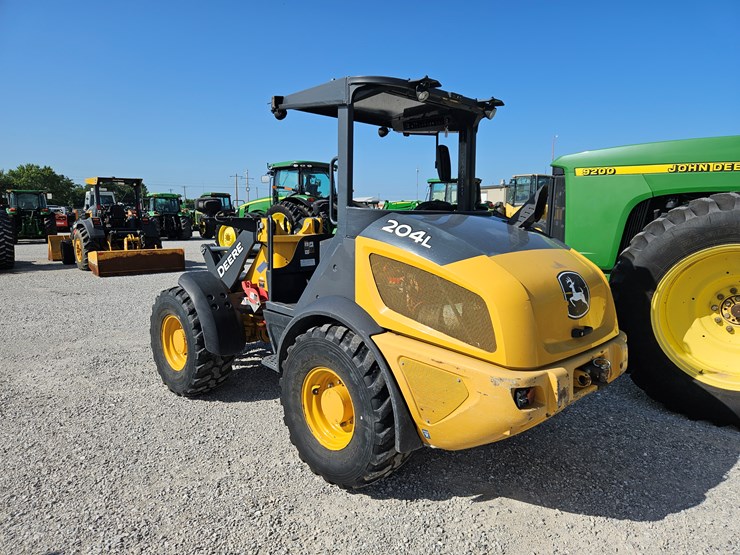 2022-deere-204l-image-15