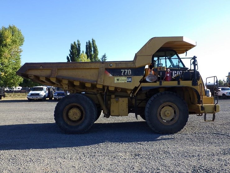 2011-caterpillar-770-image-4
