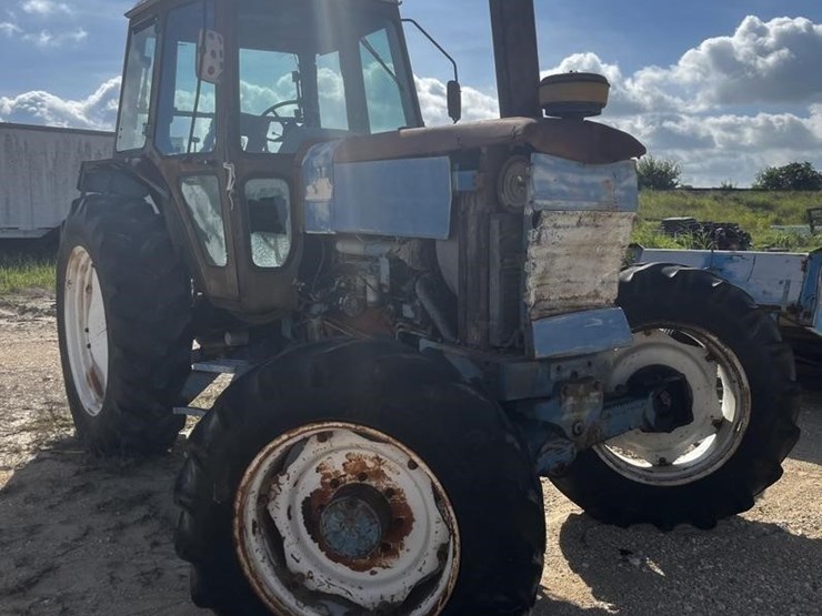ford-tractor-image-2