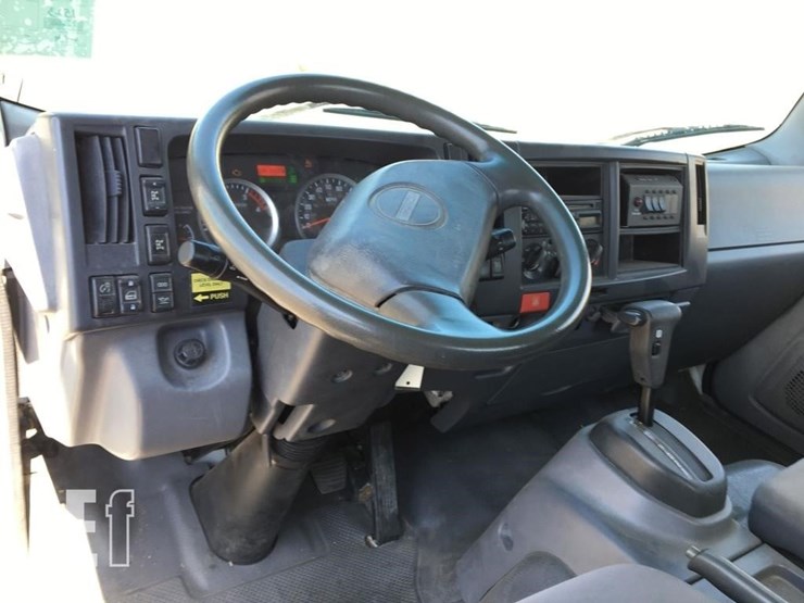 2013-isuzu-nrr-image-7