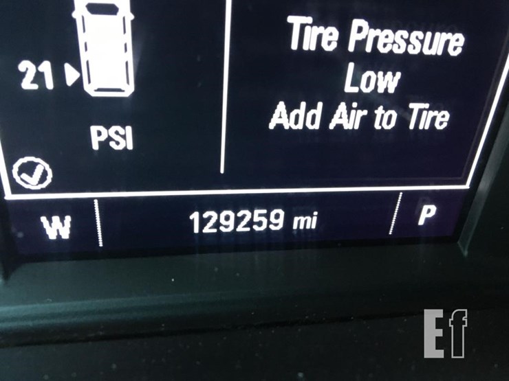2021-chevrolet-traverse-ls-image-5