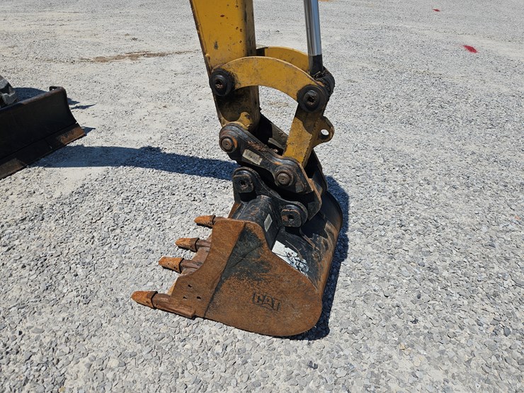 2020-caterpillar-303.5-image-2