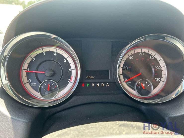 2014-dodge-grand-caravan-se-image-14