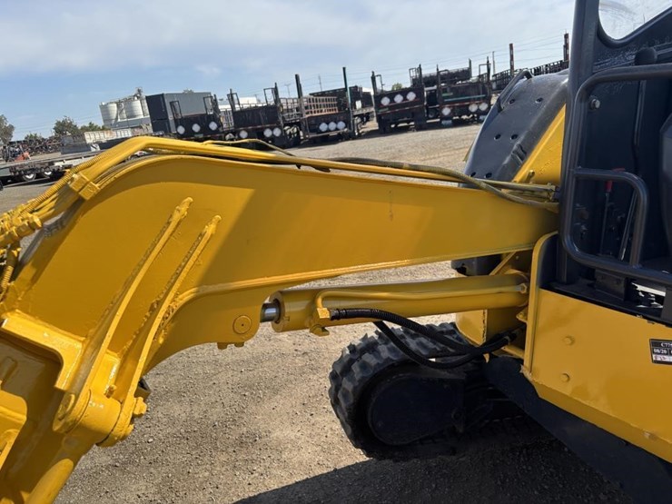 komatsu-pc12-image-13