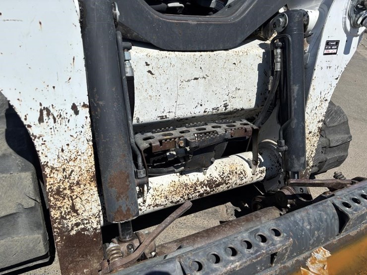 2017-bobcat-t740-image-12