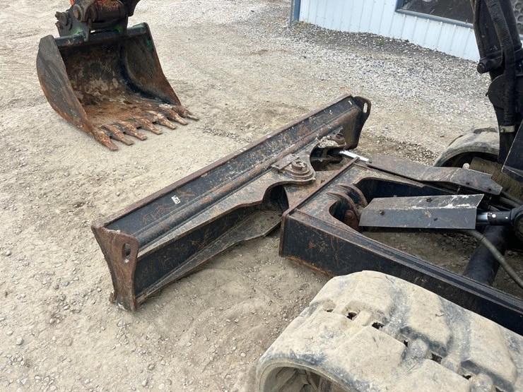 2019-kubota-kx080-image-13