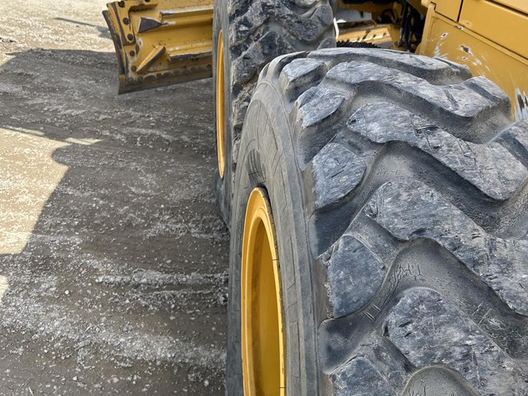 2018-deere-872gp-image-55