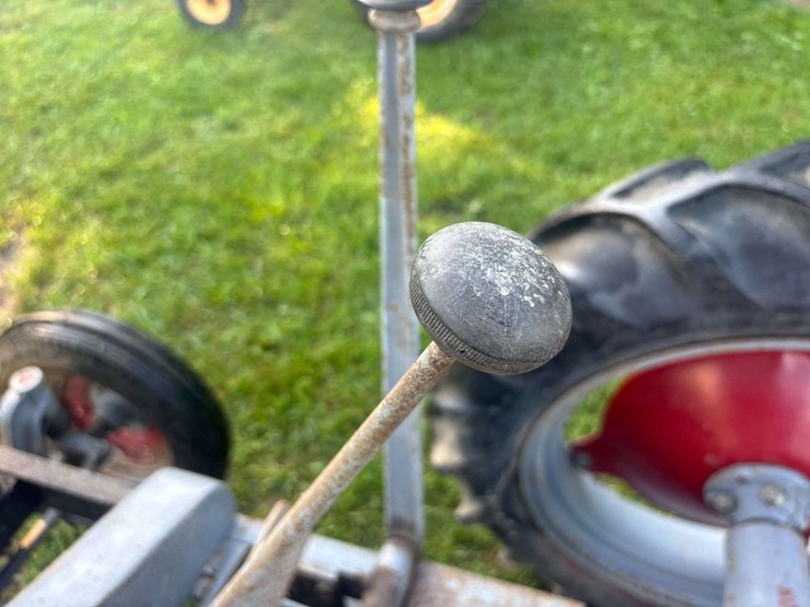 gibson-aeh-garden-tractor-image-40