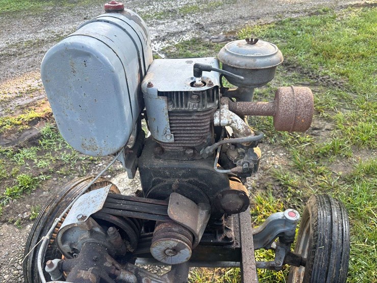 gibson-aeh-garden-tractor-image-10