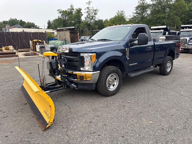 2017-ford-f350-image-1