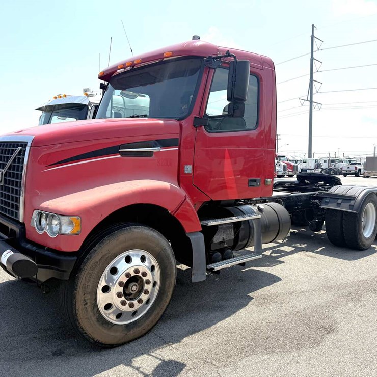 2009 VOLVO 10
