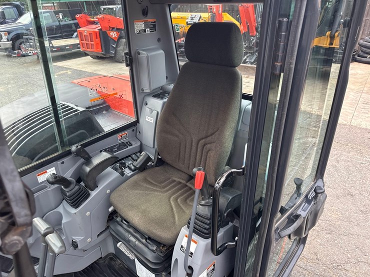 2019-kubota-kx080-image-14