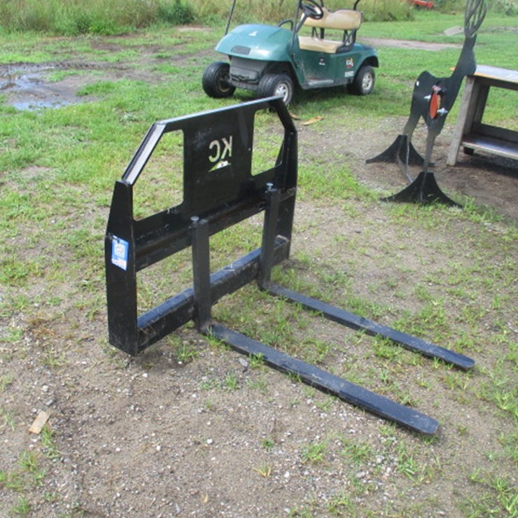 #5223 • KC 48" Skidsteer Forks