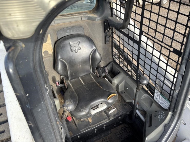 2016-bobcat-t590-image-19