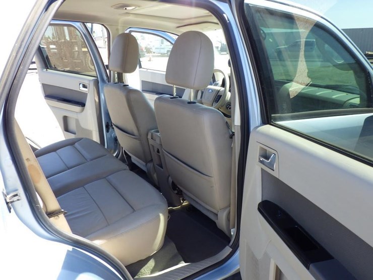2009-ford-escape-image-8
