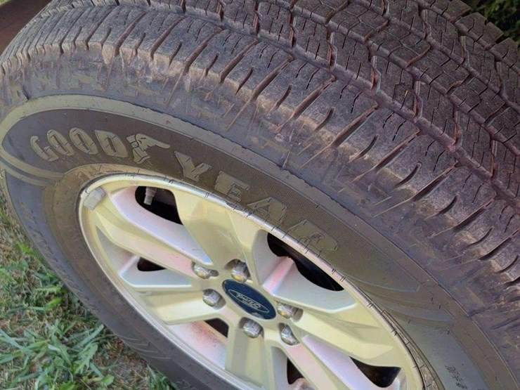 2017-ford-f150-image-9
